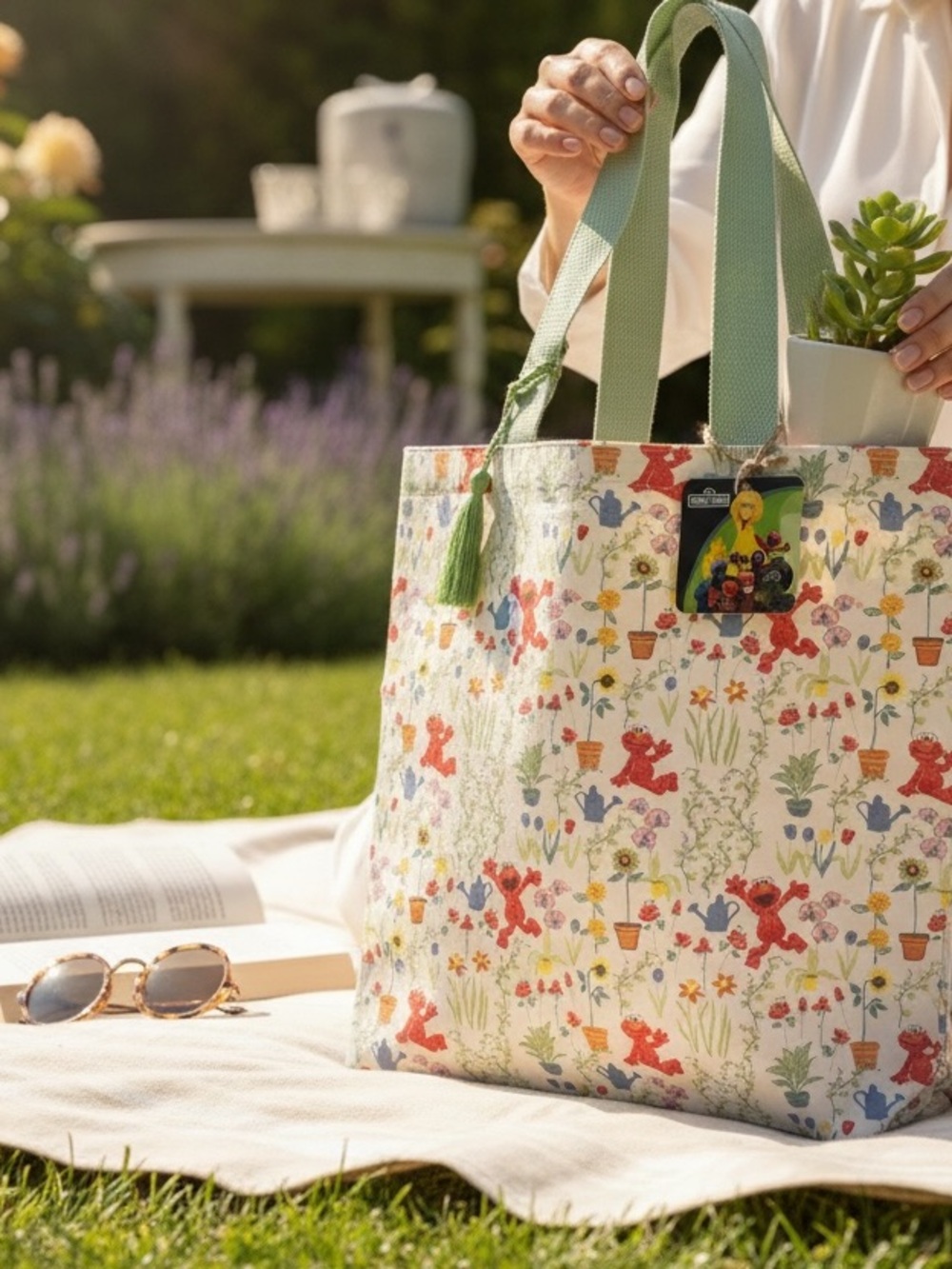 NWT Sesame Street Elmo Garden Tote Bag in Cream and Red